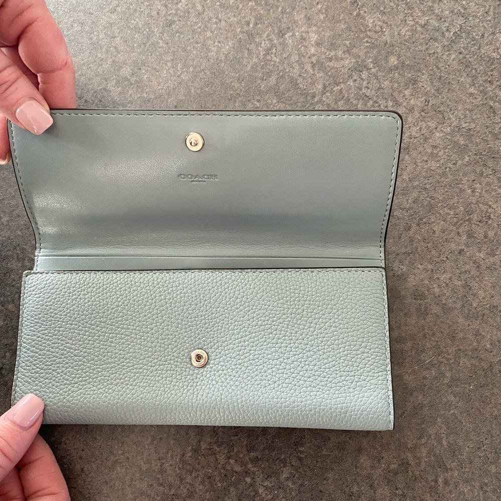 Coach Women’s Soft Mint Green Trifold Wallet - Picture 11 of 12